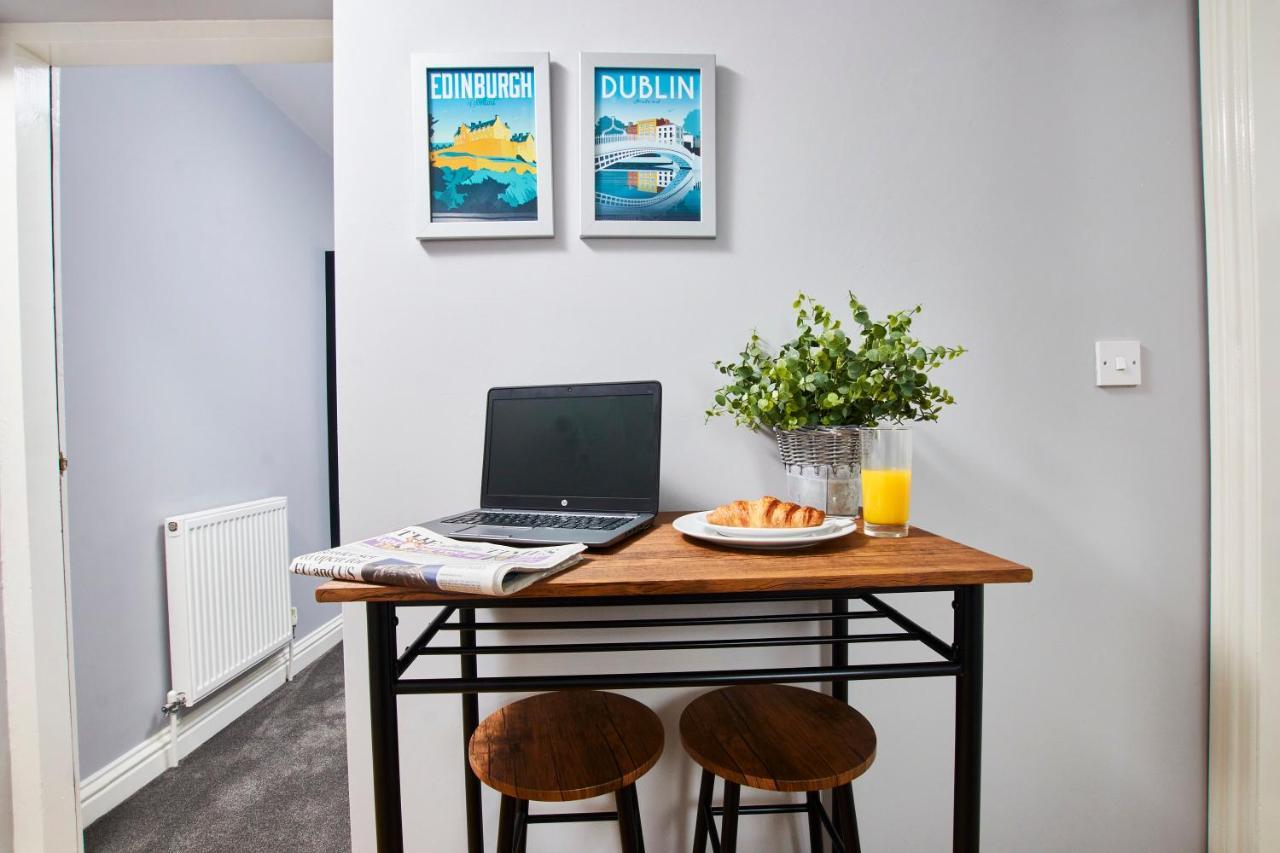 Delven House, Apartment 5 - Self Check-In, Self-Catering Serviced Apartment For East Midlands Airport Castle Donington Ngoại thất bức ảnh